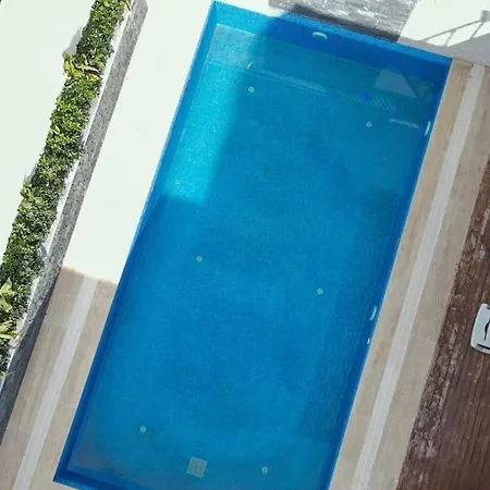 Cesmede Sakin Lueks Havuzlu Çeşme